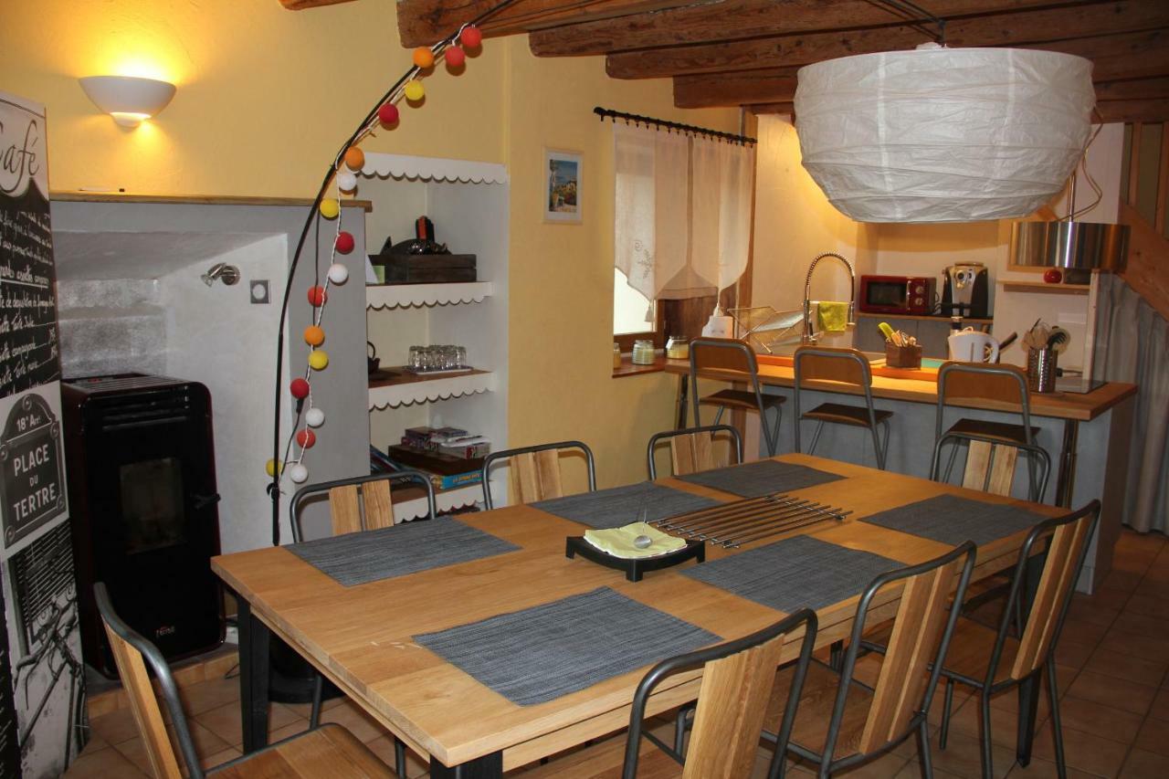 Le Clos Des Frasses Hotell Chainaz-les-Frasses Exteriör bild