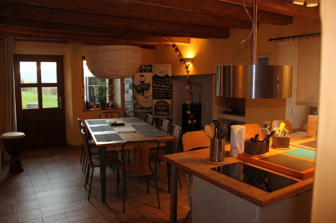 Le Clos Des Frasses Hotell Chainaz-les-Frasses Exteriör bild